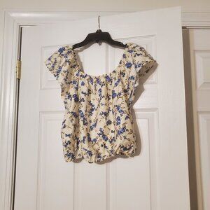 a new day Women's Flutter Short Sleeve Blouse Cream Floral Small NWOT